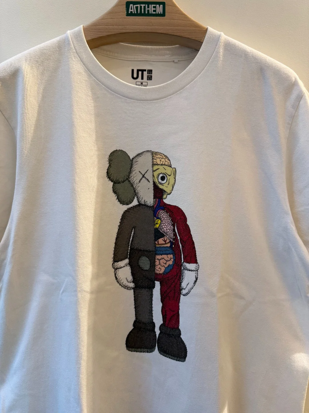 Uniqlo x Kaws – M