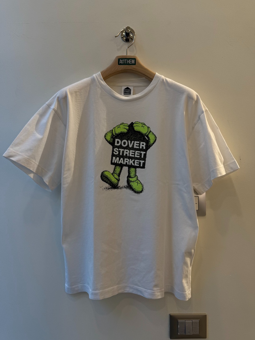 Dover Street Market x Kaws - M