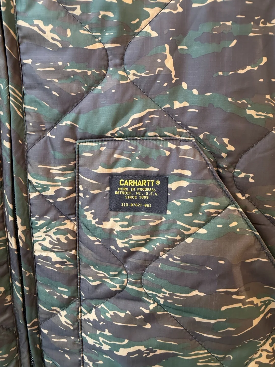 Carhartt Camo Vest – S