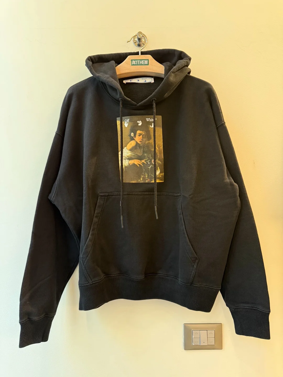Off-White Hoodie – M
