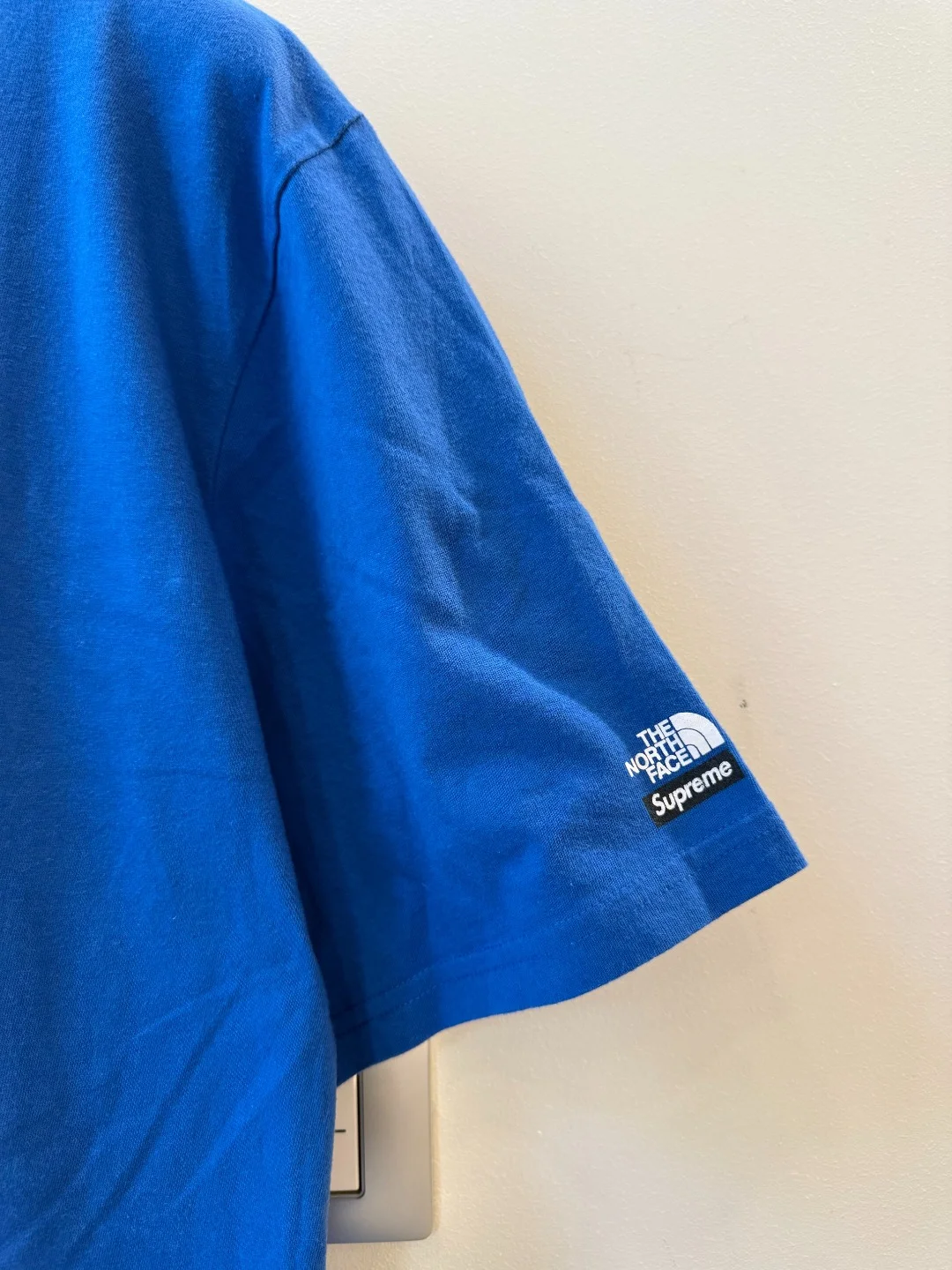 The North Face x Supreme Tee – L