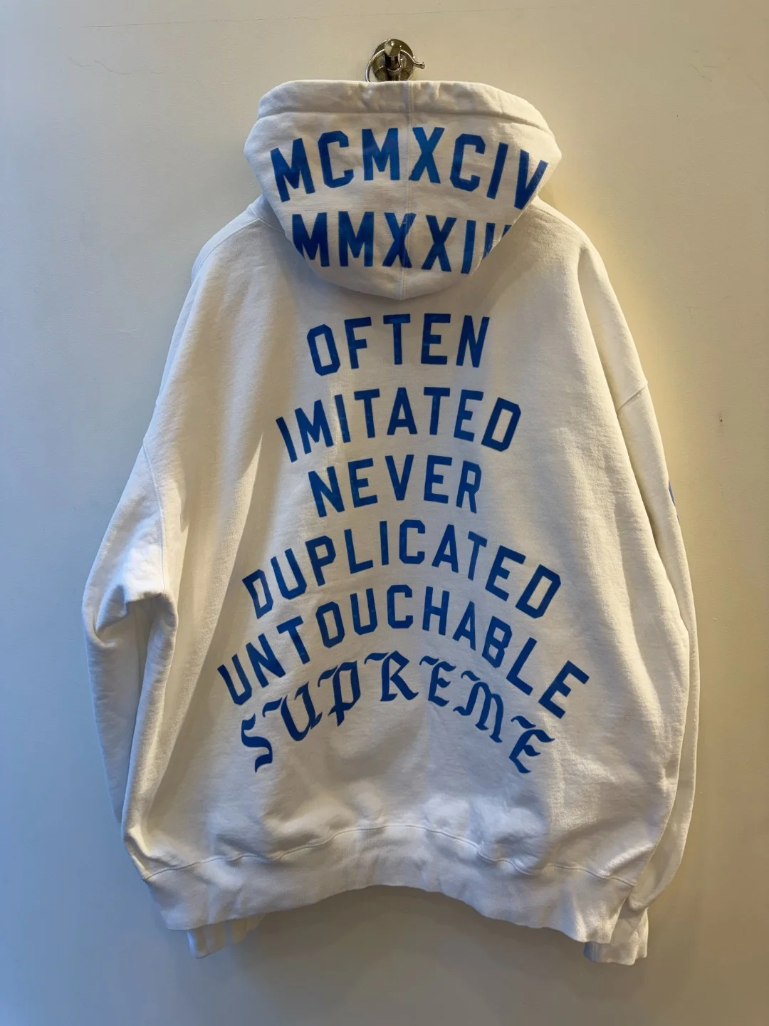 SS23 Supreme Team Flocked Hoodie – XXL